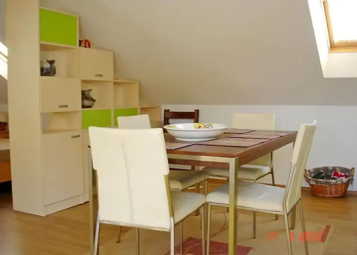 House Bjanka بلاتشي