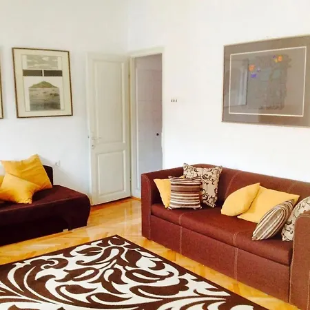 Apartament House Bjanka